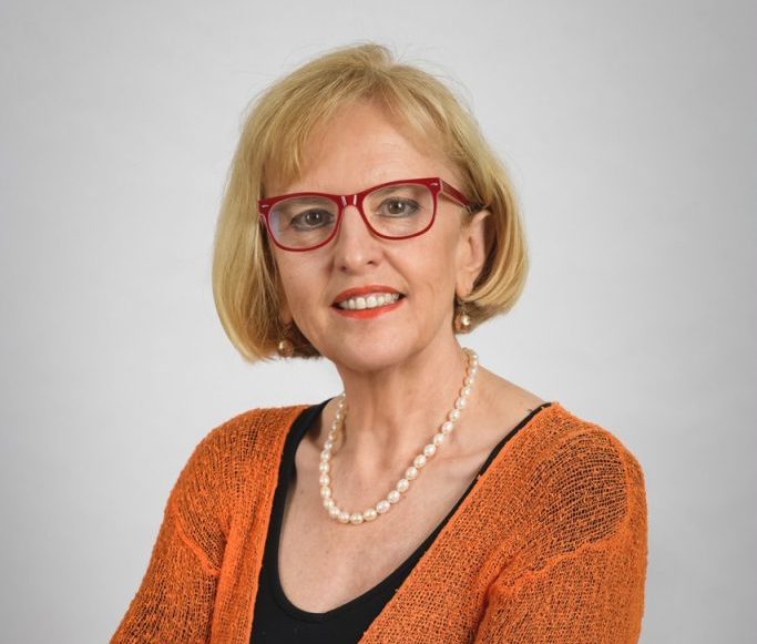 Medical community honours Dr Teresa Towpik at Sydney cannabis prescribing conference